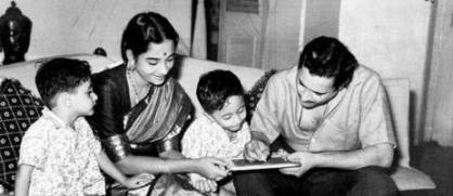 Geeta-Dutt-Guru-Dutt-with-their-sons